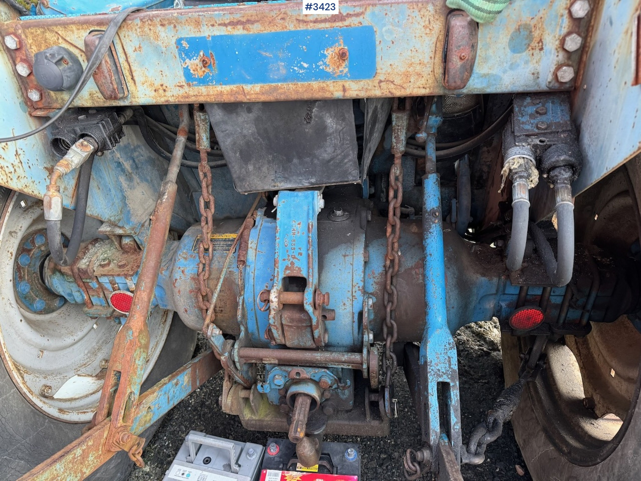 جرار 1981 Ford 4600 w/front loader, bucket and pallet fork.: صور 13