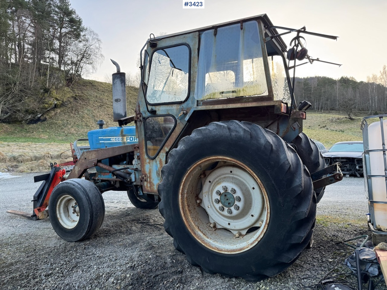 جرار 1981 Ford 4600 w/front loader, bucket and pallet fork.: صور 6