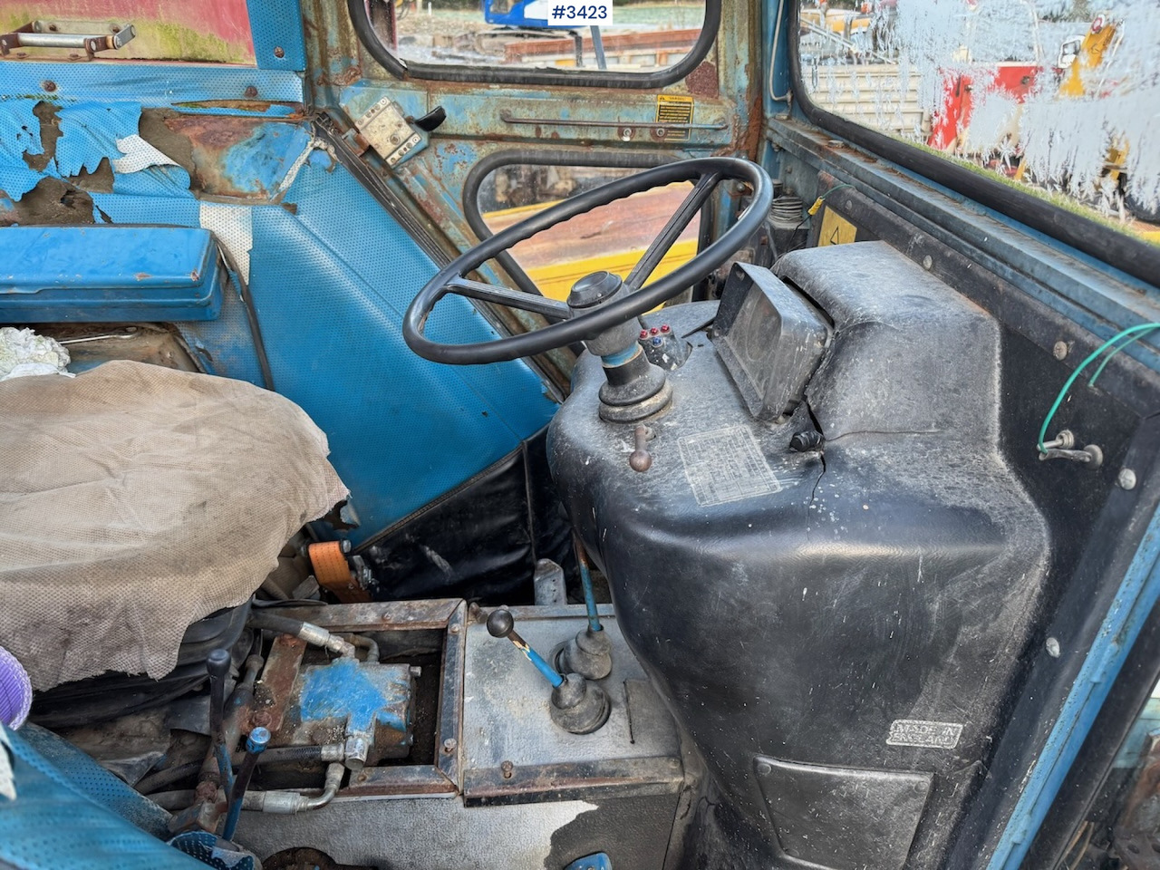 جرار 1981 Ford 4600 w/front loader, bucket and pallet fork.: صور 17