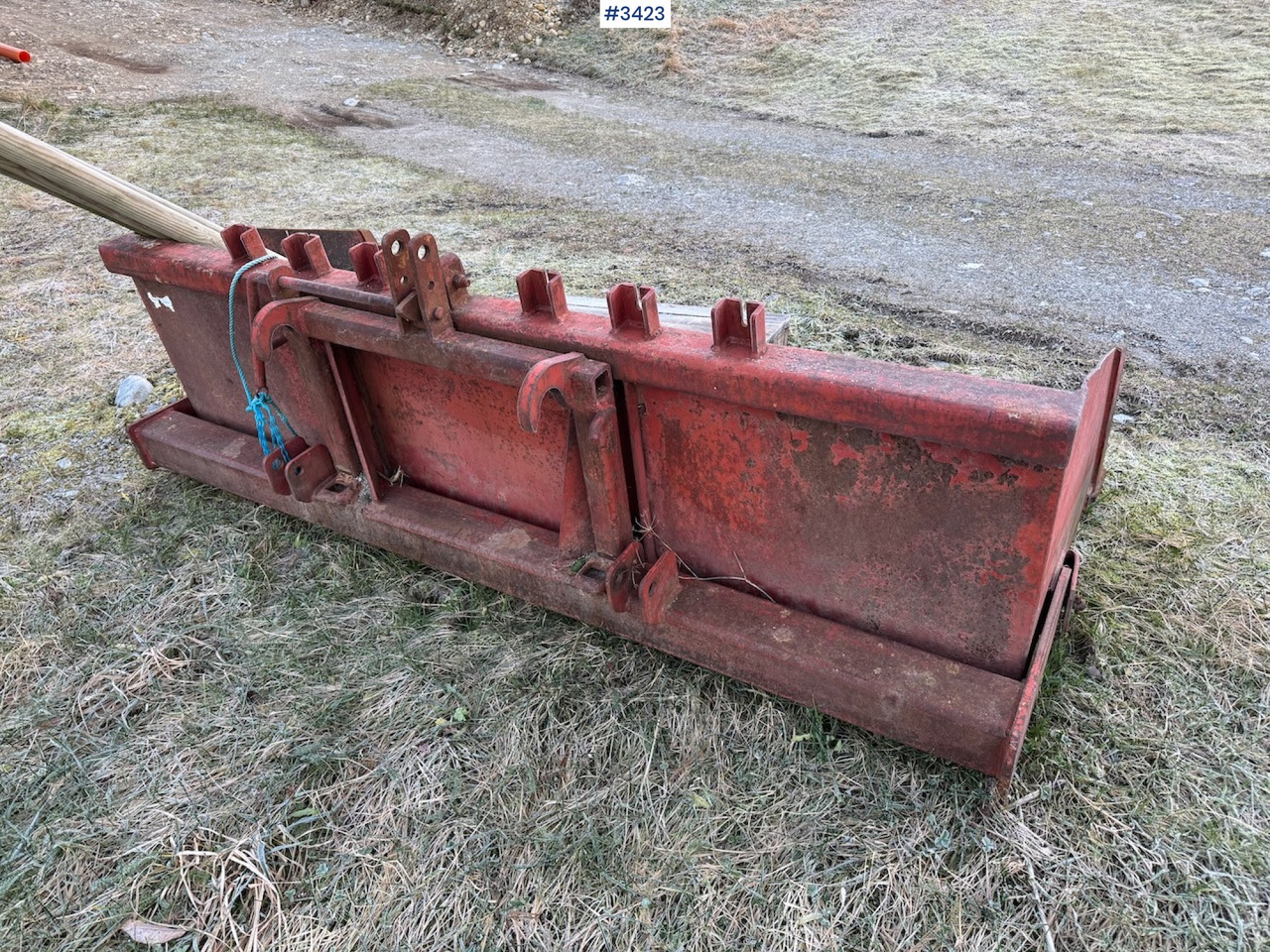 جرار 1981 Ford 4600 w/front loader, bucket and pallet fork.: صور 30