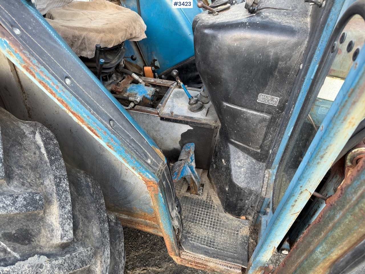 جرار 1981 Ford 4600 w/front loader, bucket and pallet fork.: صور 15