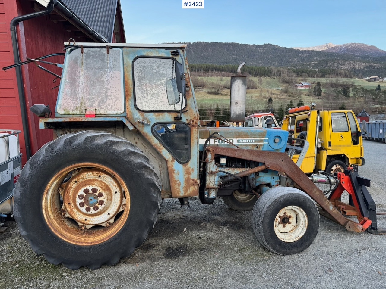 جرار 1981 Ford 4600 w/front loader, bucket and pallet fork.: صور 9