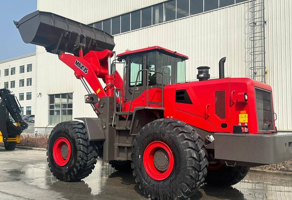 جديد جرار NEW MAXUS 180 HP Tractor + Loader Warranty up to 10 YEARS Новий MAXUS Трактор 180 К.с. + Навантажувач Гарантія до 10 РОКІВ Nowy MAXUS Traktor 180 KM + Ładowacz Gwarancja do 10 LAT: صور 11