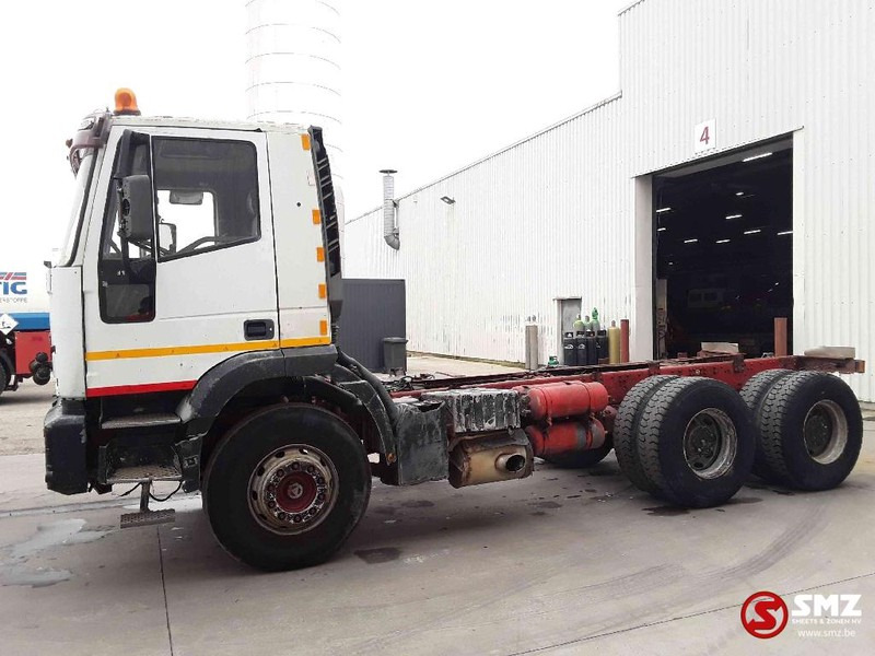 الشاسيه شاحنة Iveco Eurotrakker 260.34 6x4 manual pump!: صور 6