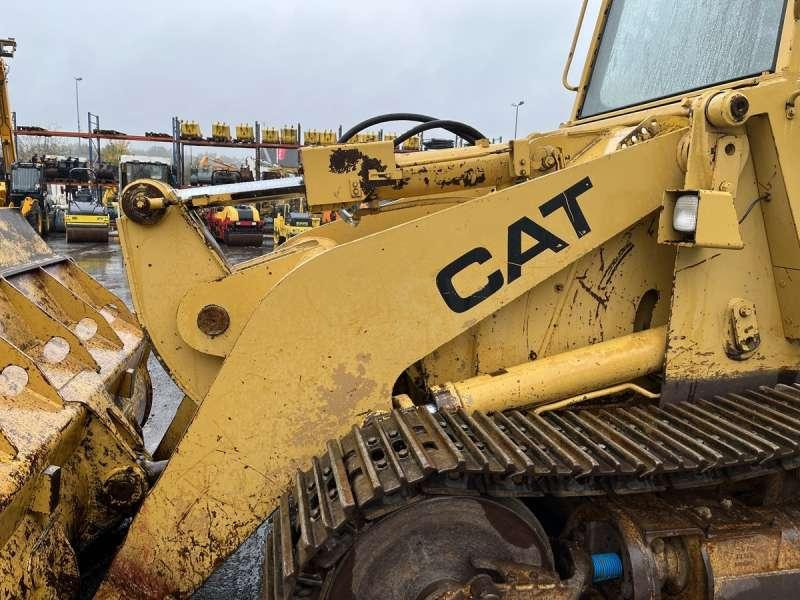 اللودر المجنزر Caterpillar 953: صور 13