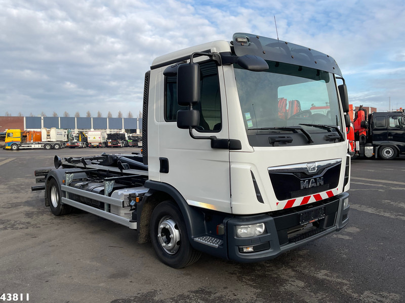 شاحنة ذات الخطاف MAN TGL 12.220 Euro 6 12 Ton haakarmsysteem: صور 6