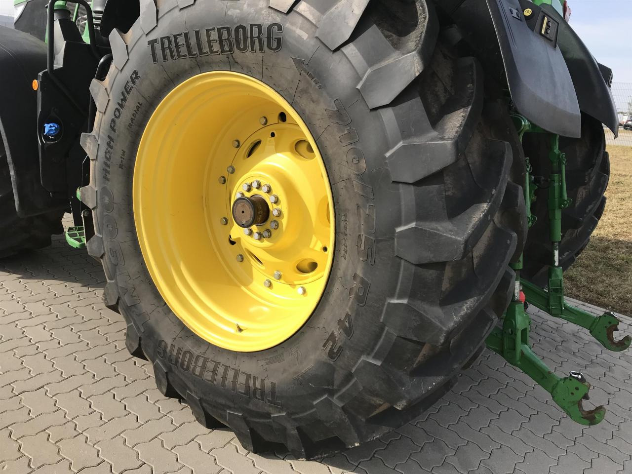 جرار John Deere 7R 310: صور 14