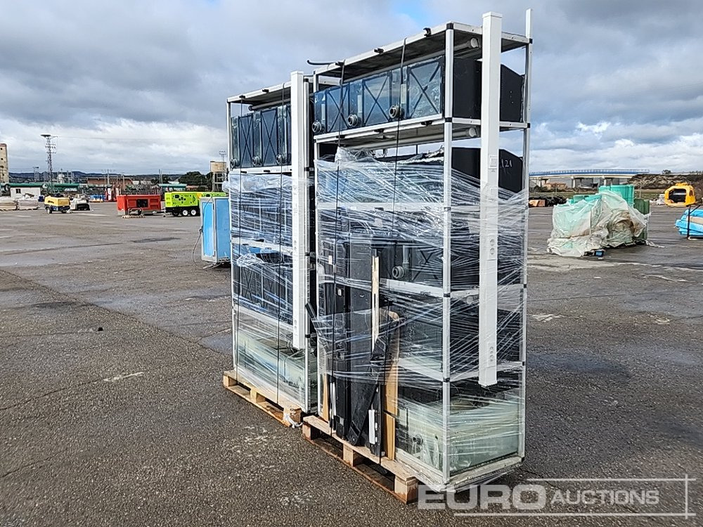 معدات البناء Pallet of Varios Aquariums (2 of): صور 6