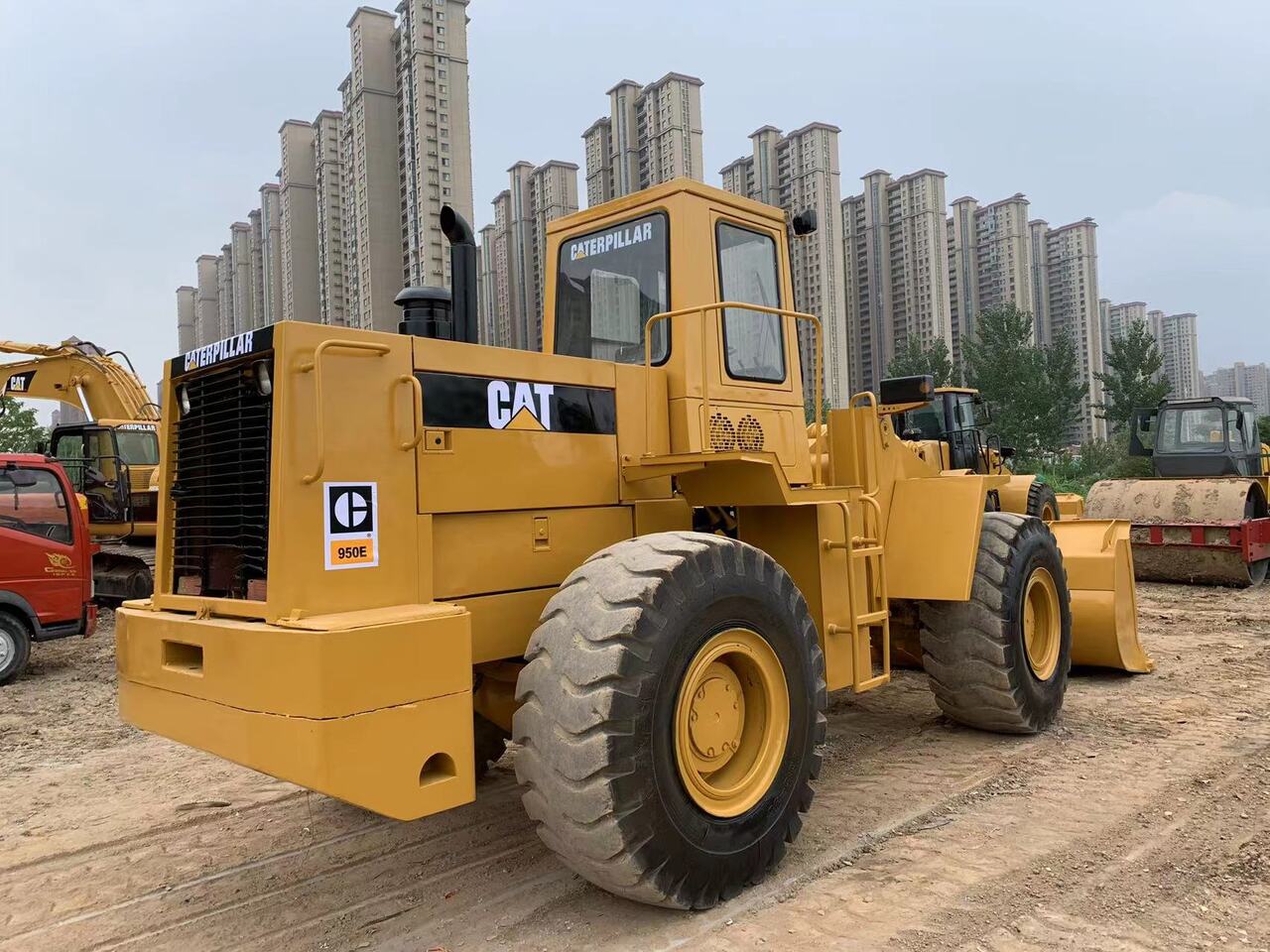 اللودر بعجل CATERPILLAR 950E: صور 6