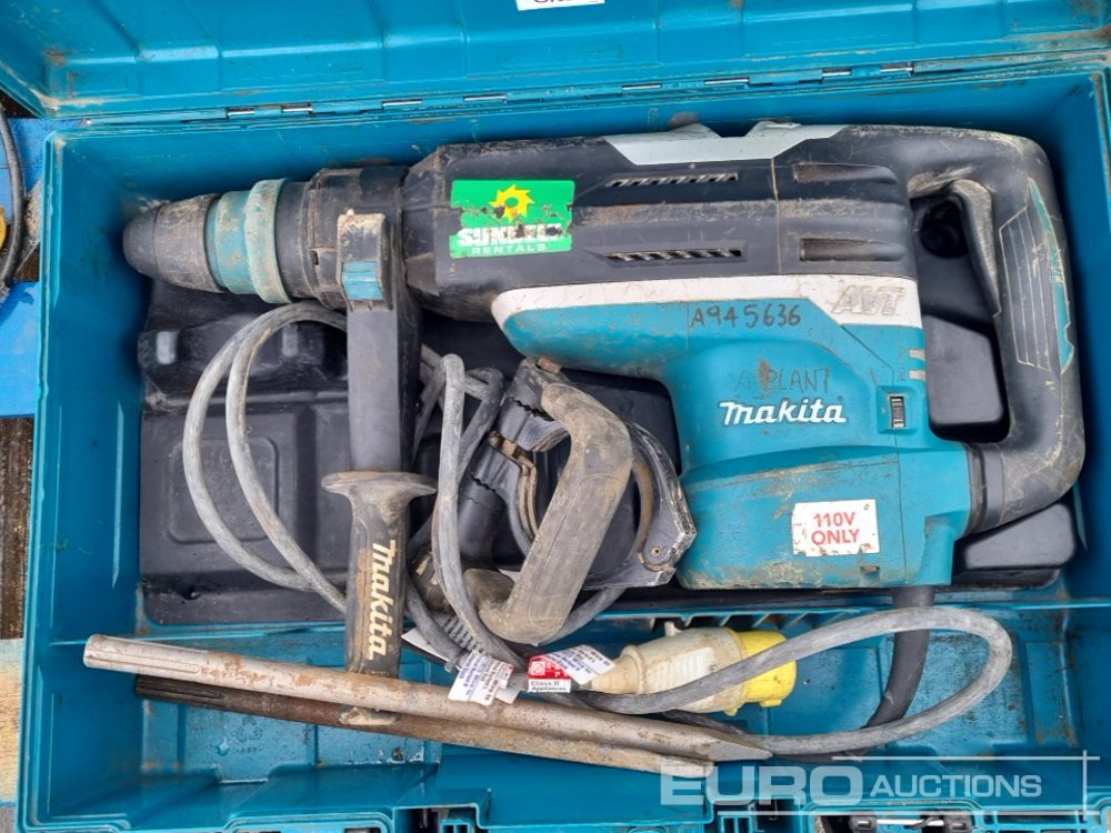 معدات البناء Makita 110Volt AVT HR5212C Hammer Drill, RP1801 Plunge Router, 9565P Angle Grinder, GA50 Angle Grinder, 8406 Core Drill (2 of): صور 15